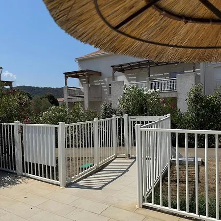 公寓 2 Piscine Terrasse Saint Florent 奥莱塔